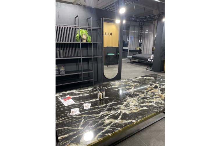 Granitowy stół Classic Large